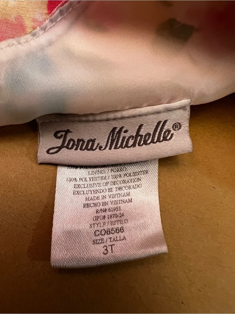 Jona Michelle noticeable description